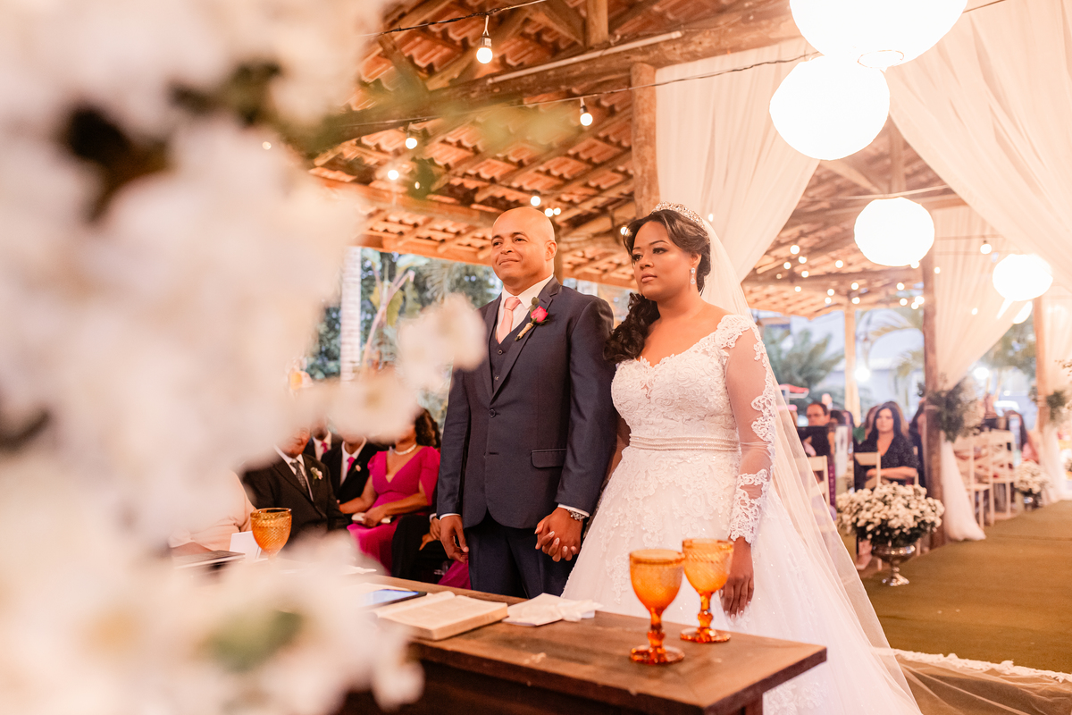 Casamento vestido de noiva festa cerimônia alegria e emoção
