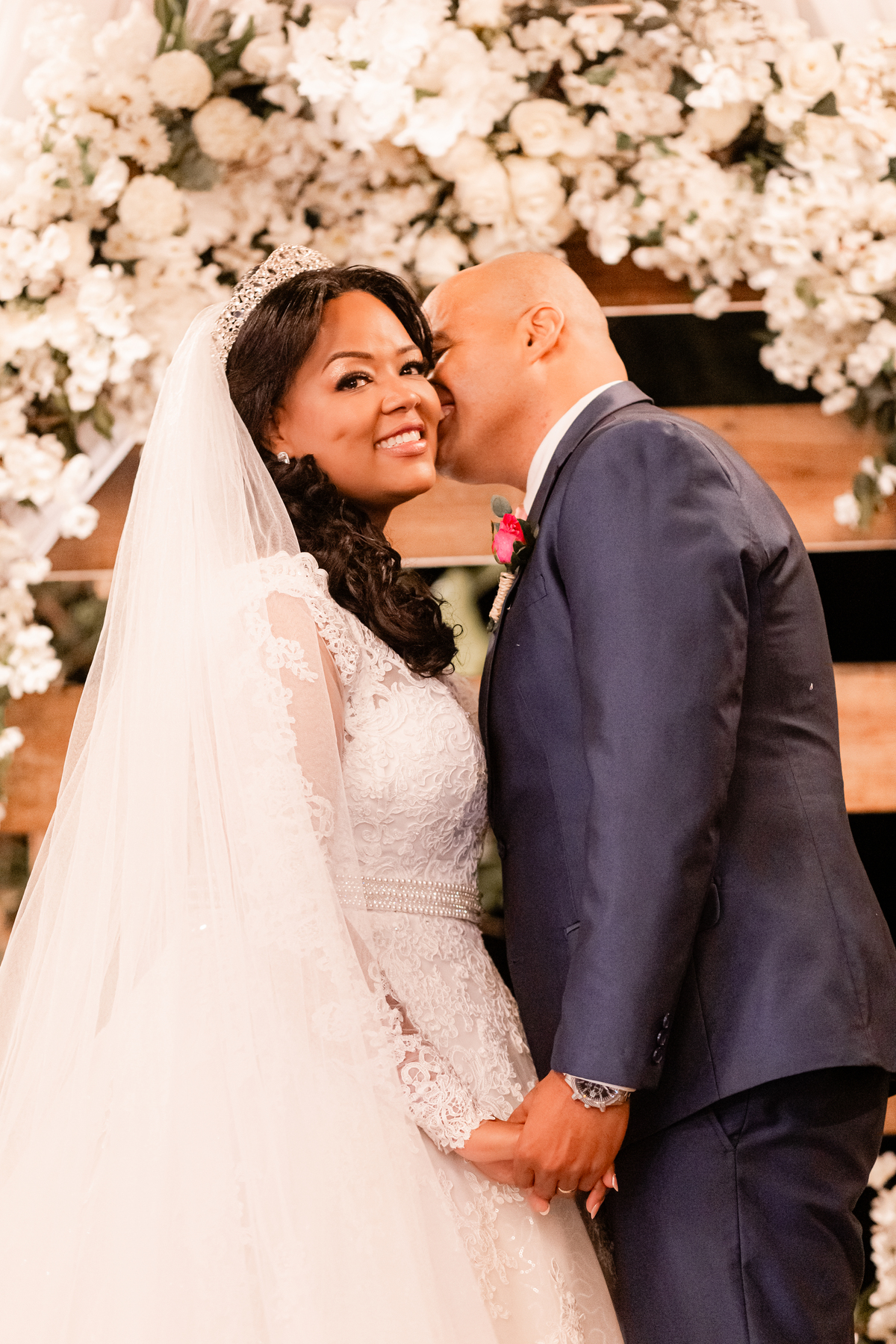 Casamento vestido de noiva festa cerimônia alegria e emoção