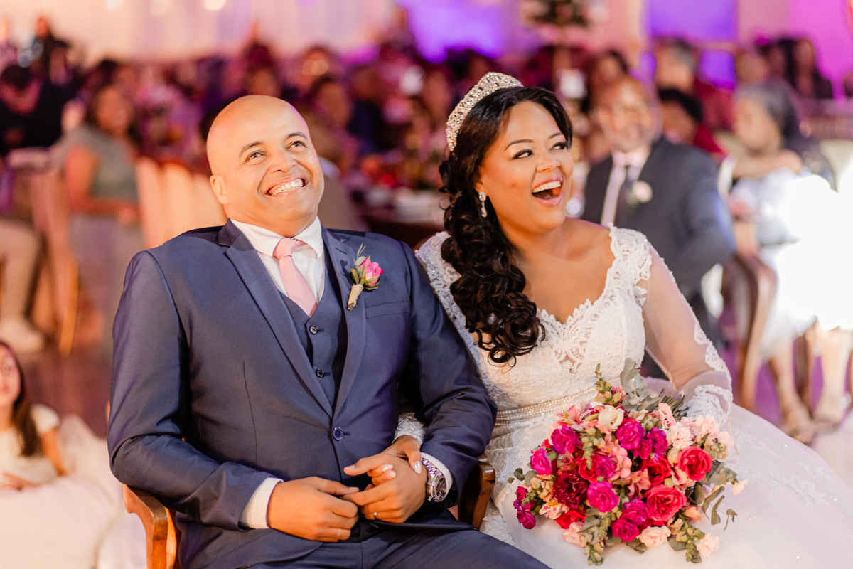 Casamento vestido de noiva festa cerimônia alegria e emoção