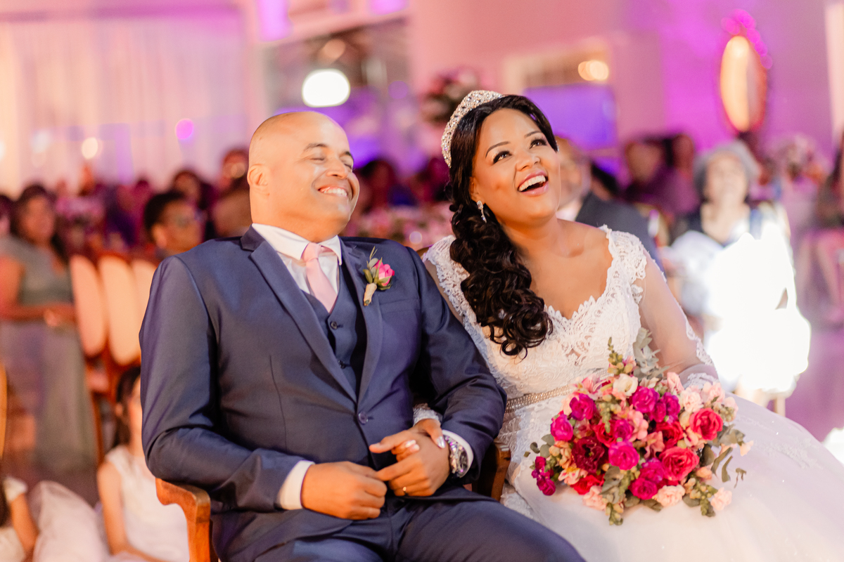Casamento vestido de noiva festa cerimônia alegria e emoção