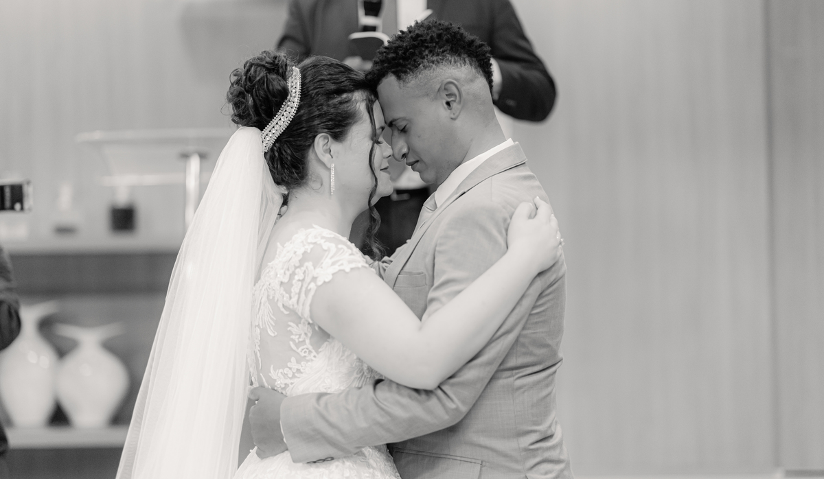 Cerimônia casamento vestido de noiva aliança de casamento