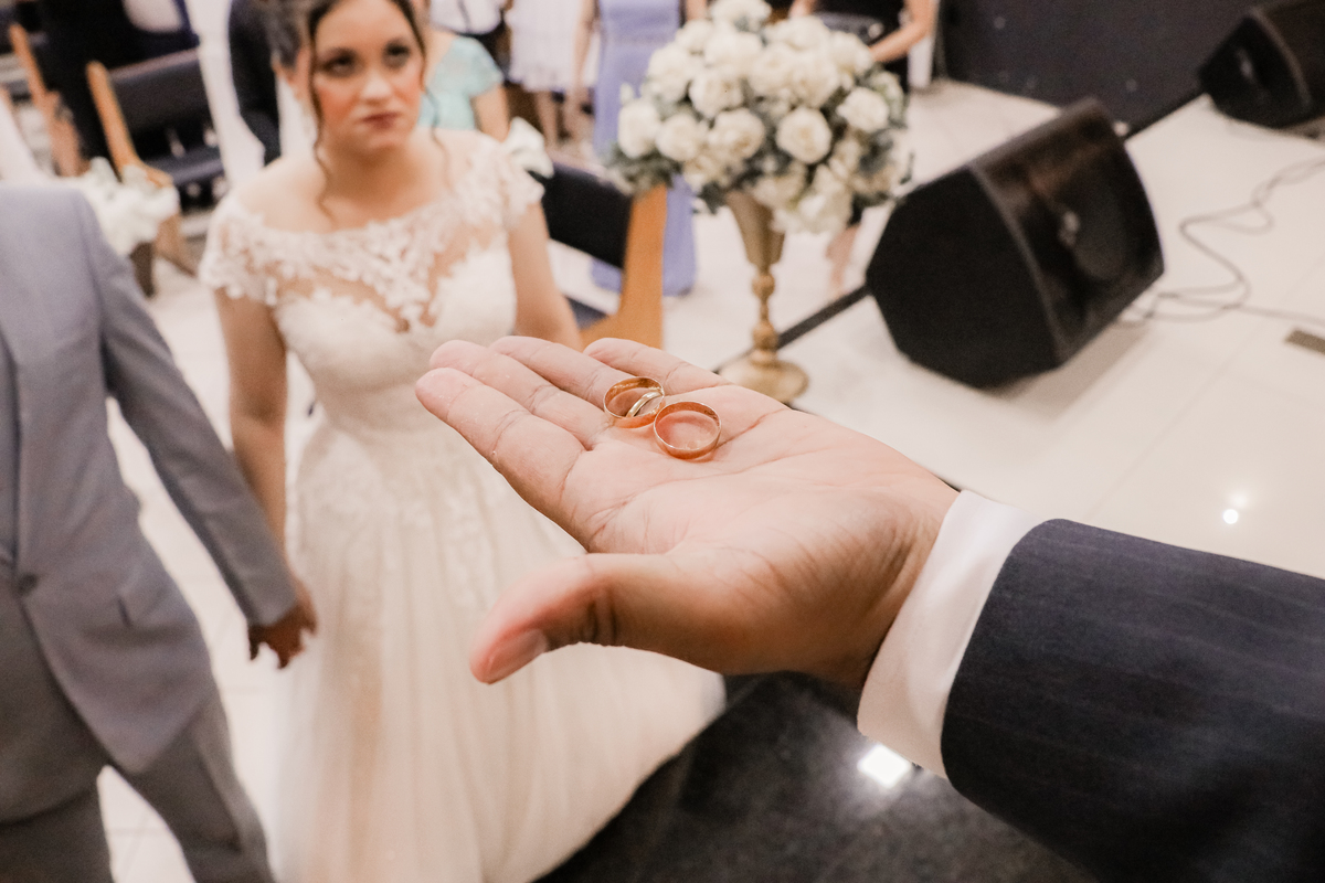 Cerimônia casamento vestido de noiva aliança de casamento