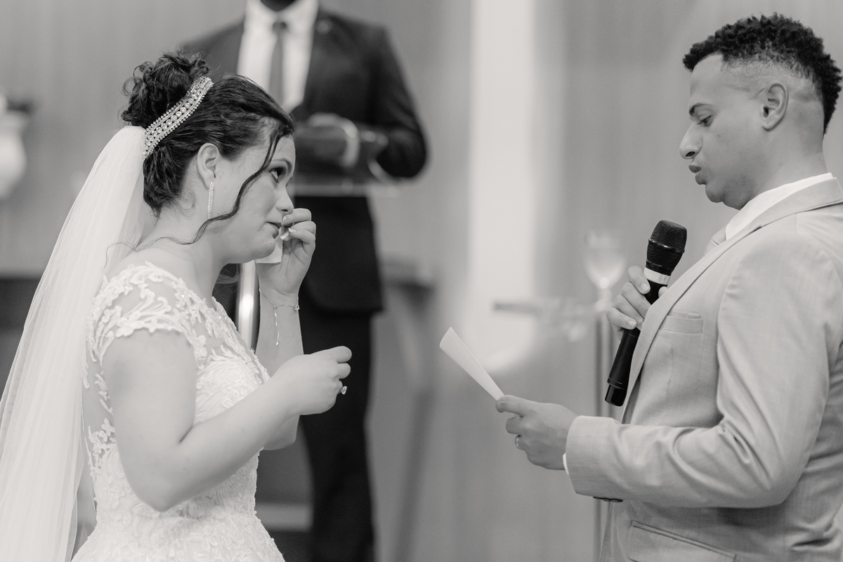 Cerimônia casamento vestido de noiva aliança de casamento