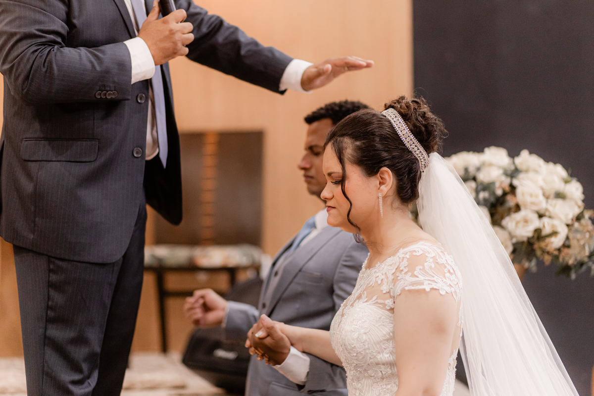 Cerimônia casamento vestido de noiva aliança de casamento