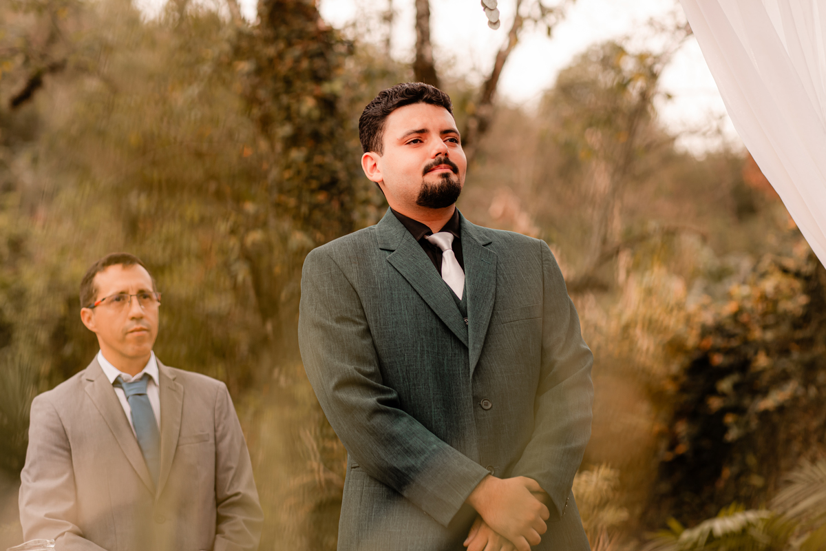 Casamento noiva entrada alegria emoção detalhes