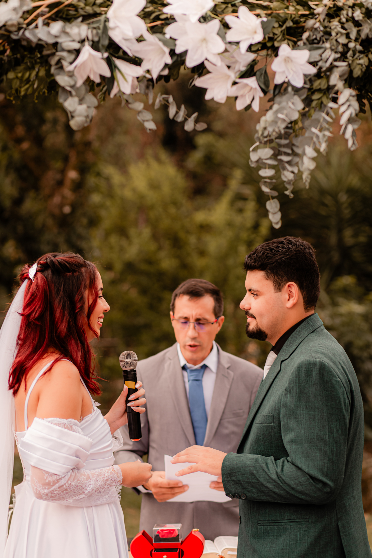 Casamento noiva alegria emoção amor