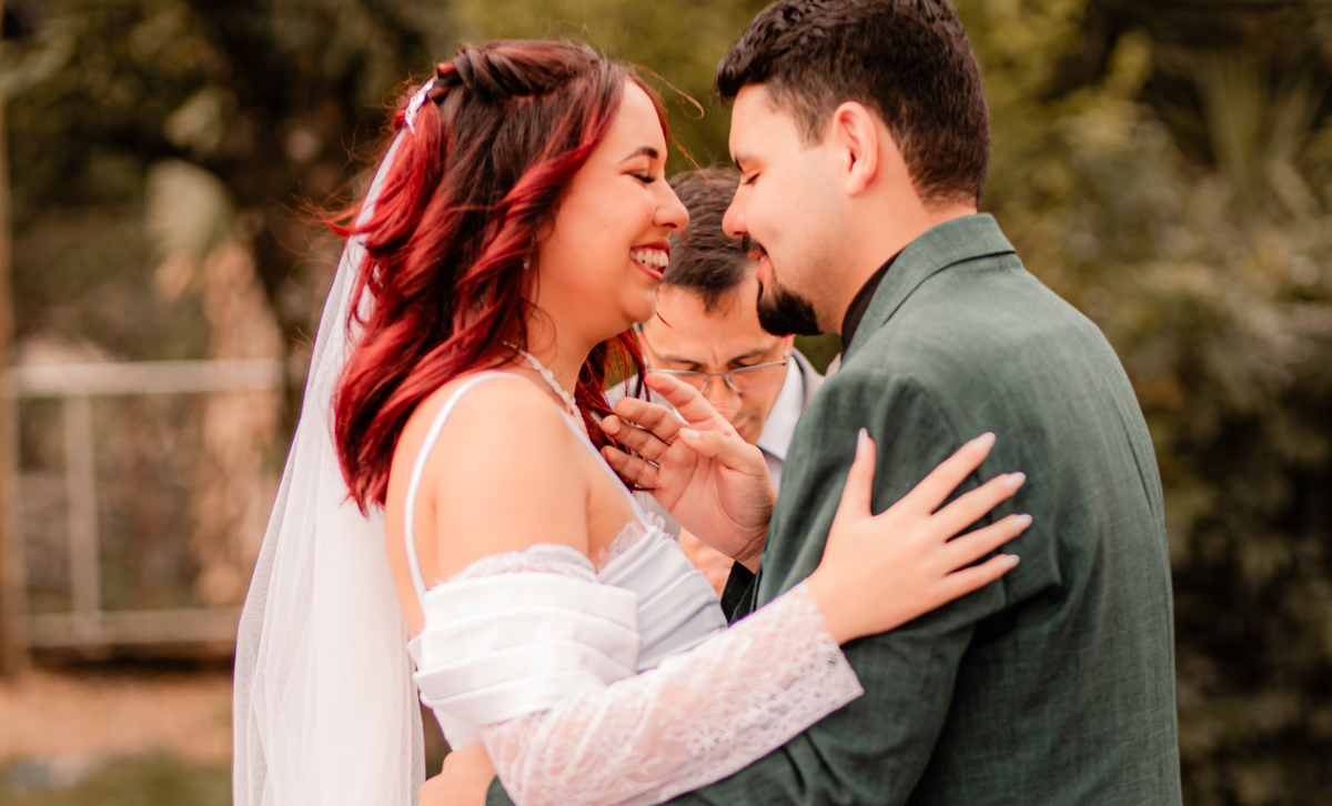 Casamento noiva alegria emoção amor