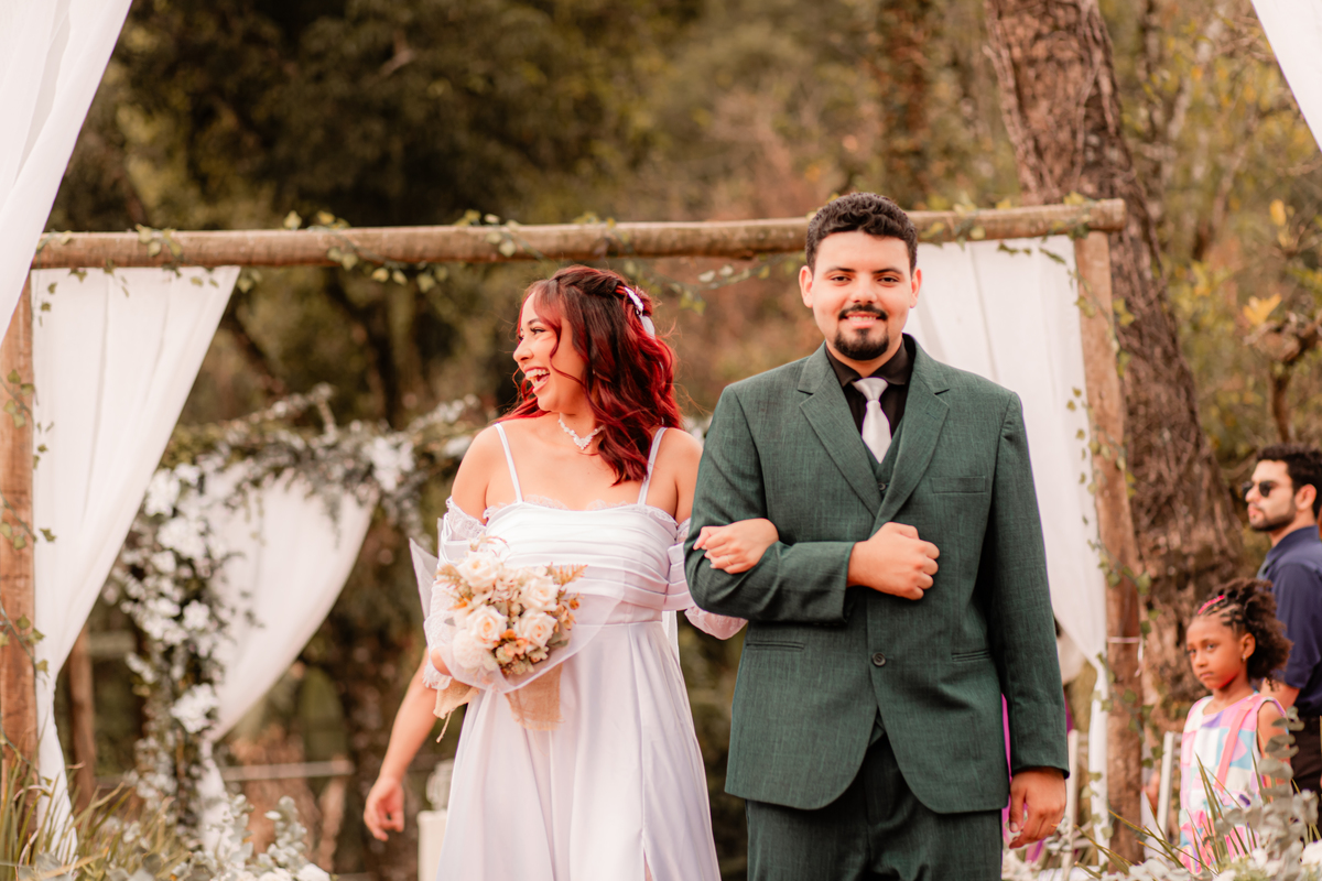 Casamento noiva alegria emoção amor