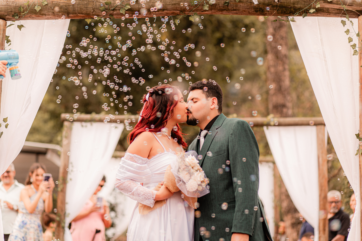 Casamento noiva alegria emoção amor