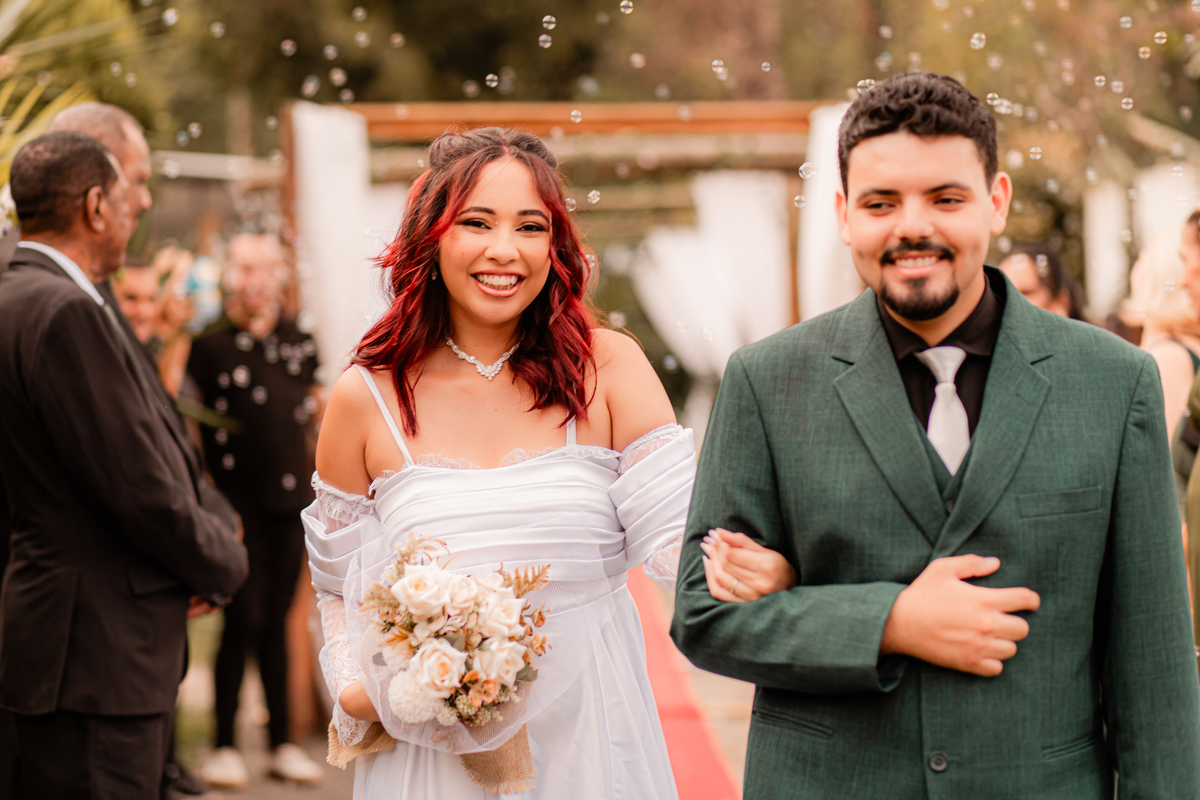 Casamento noiva alegria emoção amor