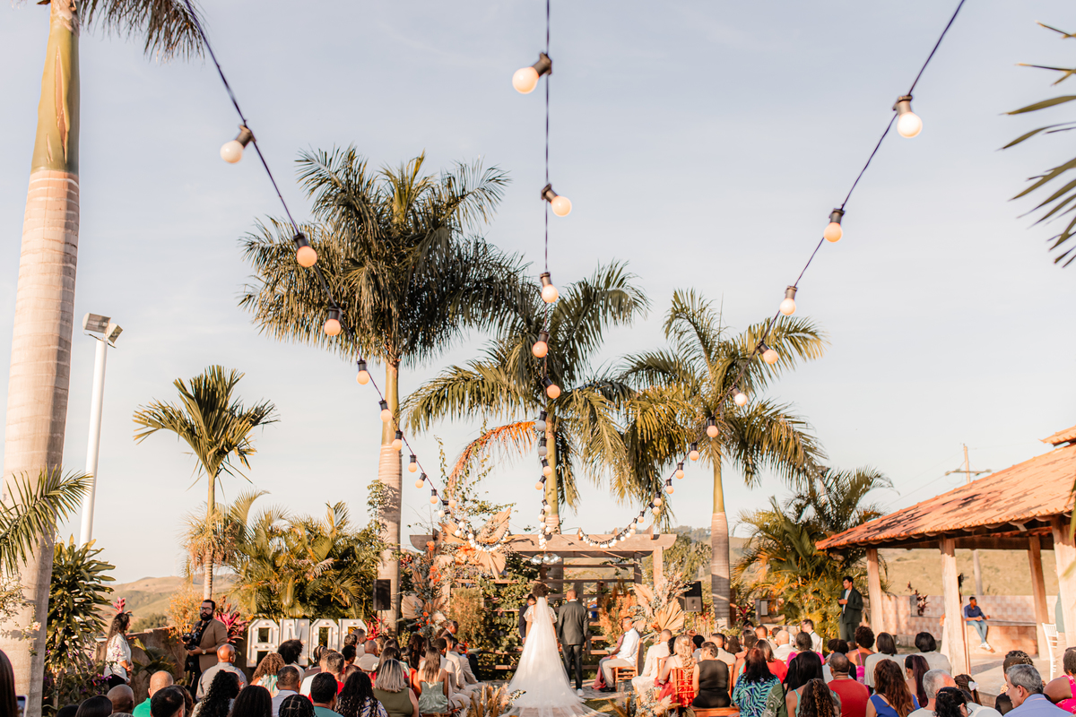 Casamento Por do Sol Amor Noivos Vestido de noiva Emoção Alegria