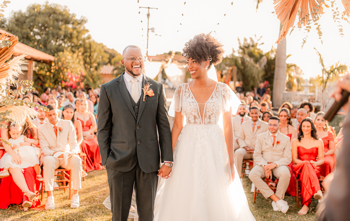Casamento Por do Sol Amor Noivos Vestido de noiva Emoção Alegria
