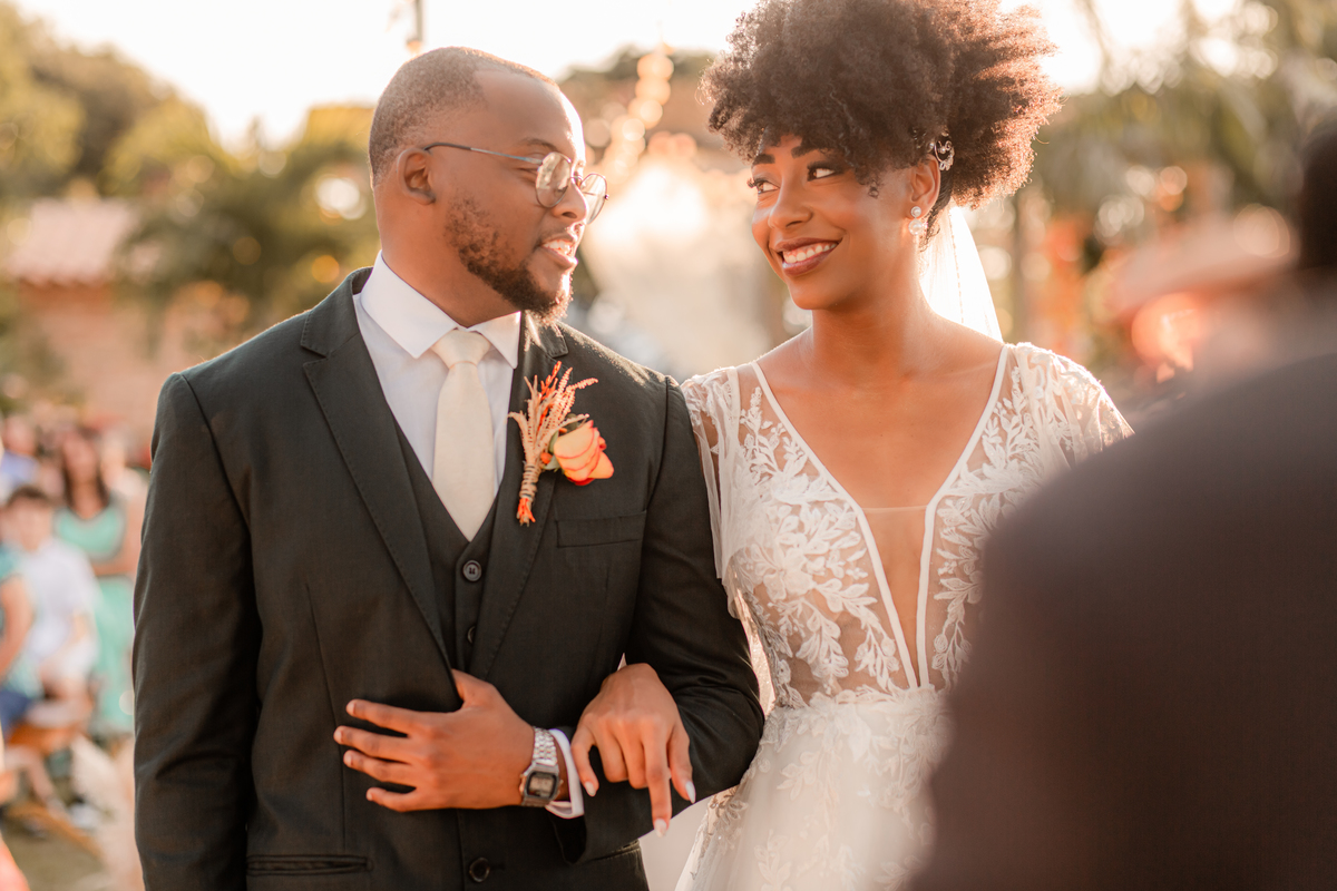 Casamento Por do Sol Amor Noivos Vestido de noiva Emoção Alegria