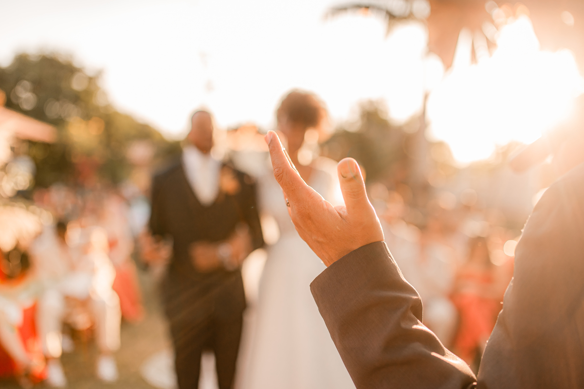 Casamento Por do Sol Amor Noivos Vestido de noiva Emoção Alegria