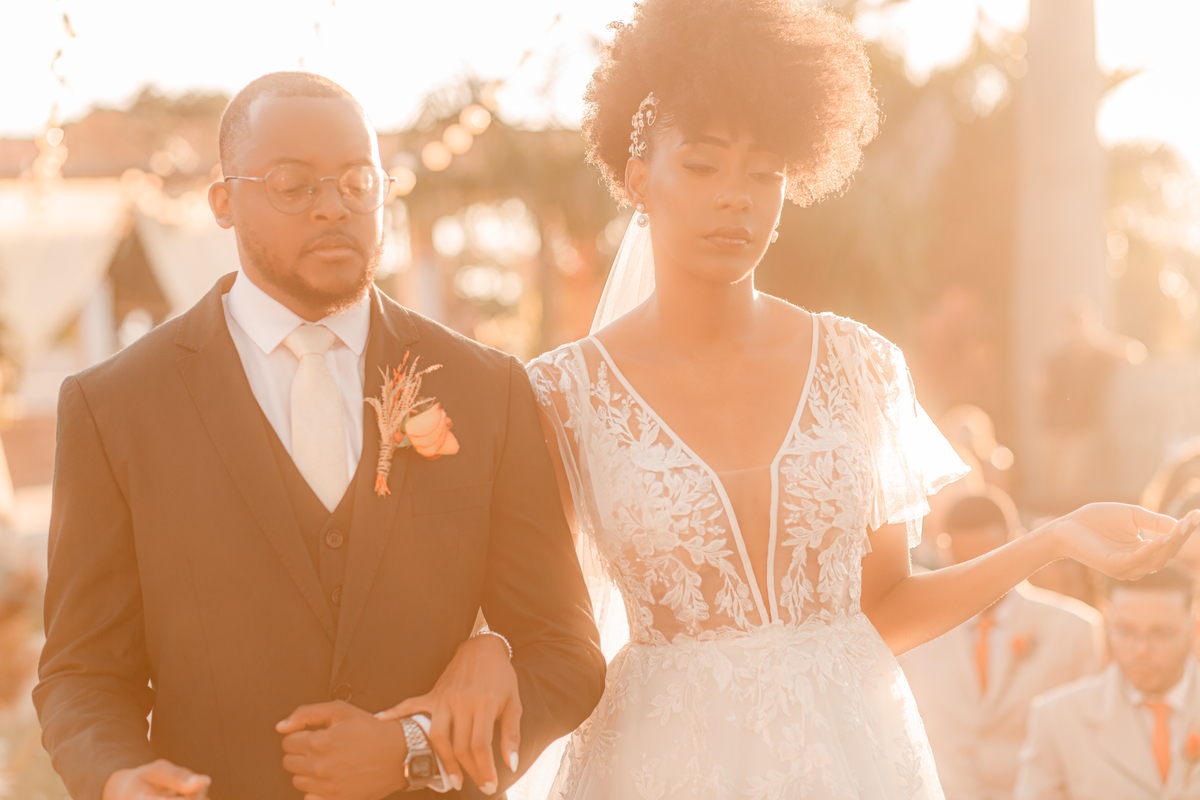 Casamento Por do Sol Amor Noivos Vestido de noiva Emoção Alegria