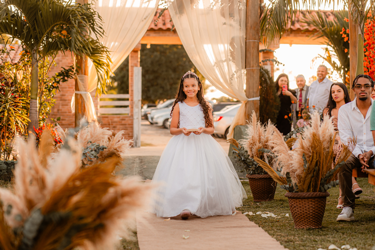 Casamento Por do Sol Amor Noivos Vestido de noiva Emoção Alegria