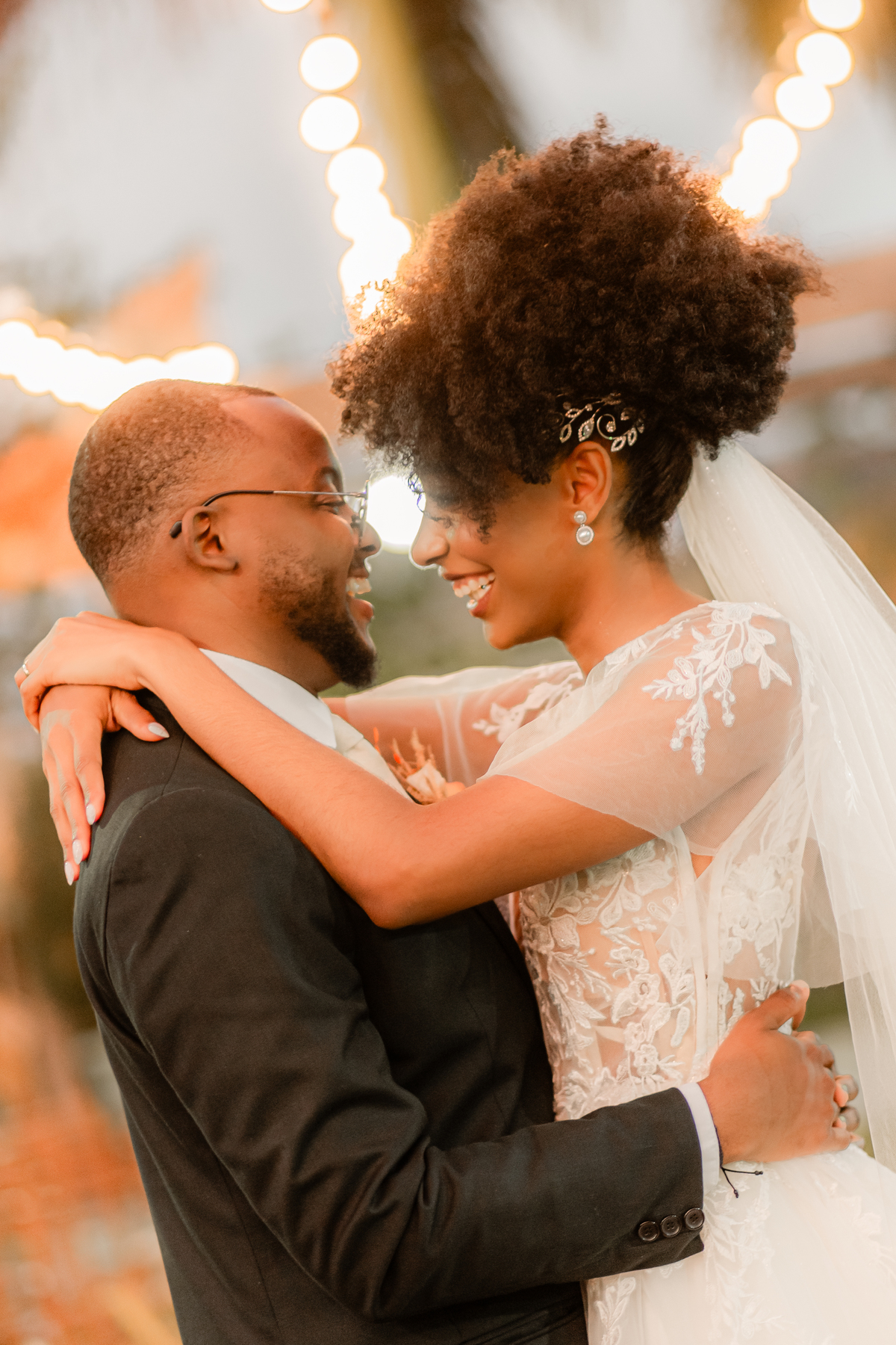 Casamento Por do Sol Amor Noivos Vestido de noiva Emoção Alegria