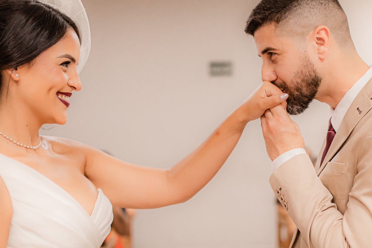 Casamento Civil Noiva Noivos Amor Emoção Vestido de Noiva