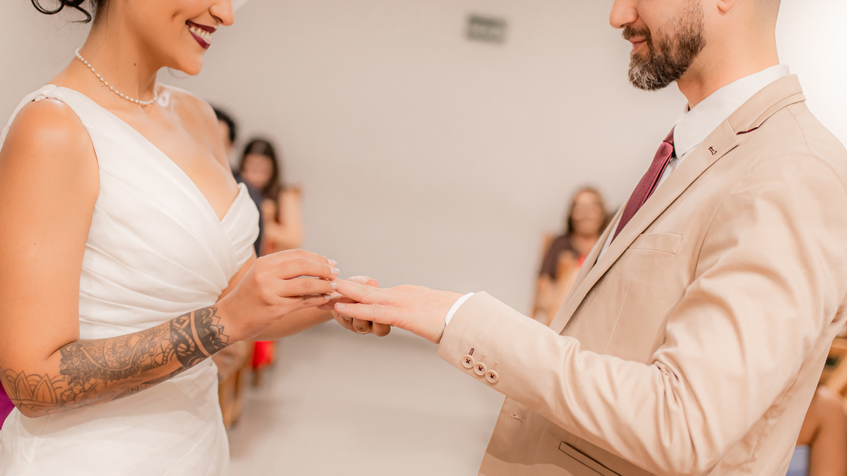 Casamento Civil Noiva Noivos Amor Emoção Vestido de Noiva