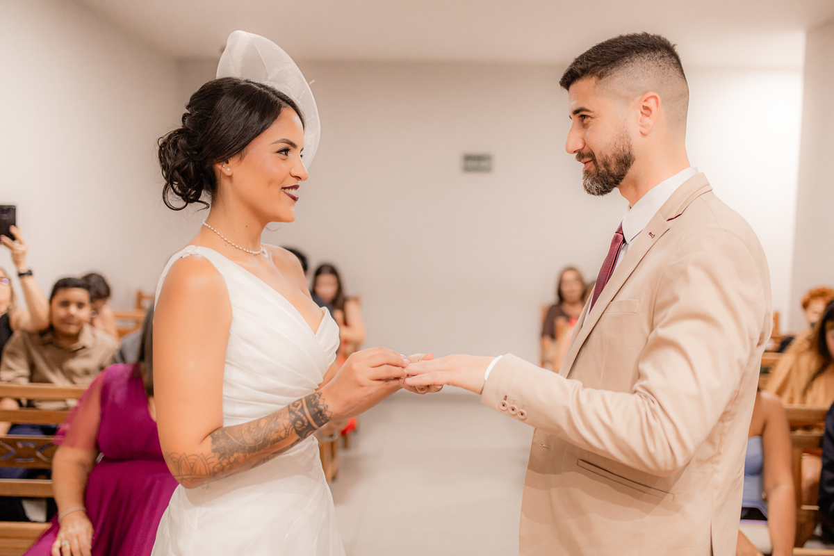 Casamento Civil Noiva Noivos Amor Emoção Vestido de Noiva