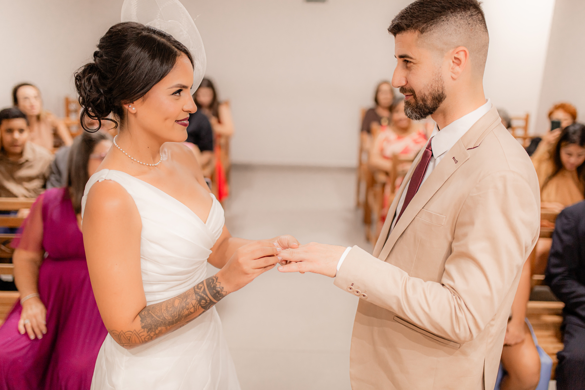 Casamento Civil Noiva Noivos Amor Emoção Vestido de Noiva