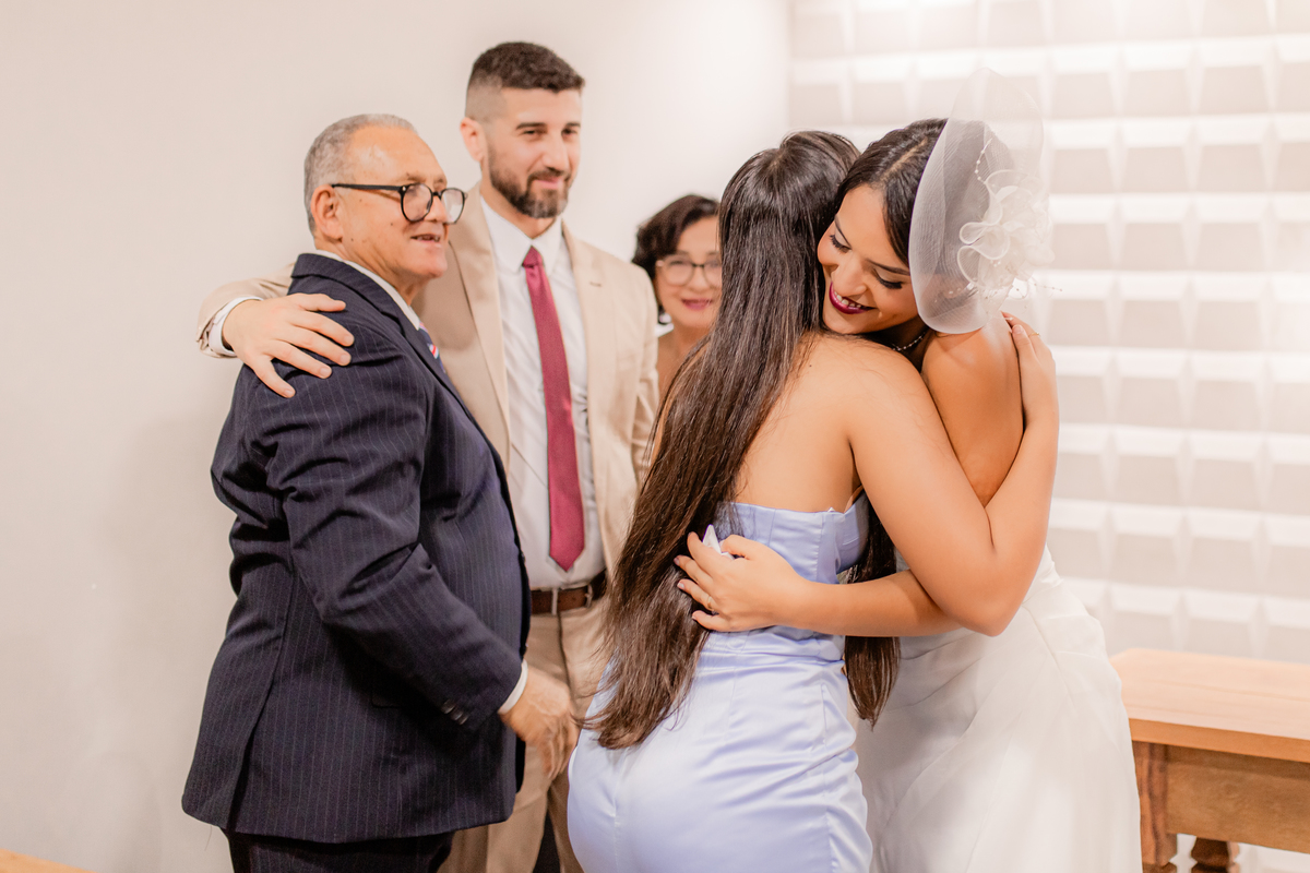 Casamento Civil Noiva Noivos Amor Emoção Vestido de Noiva