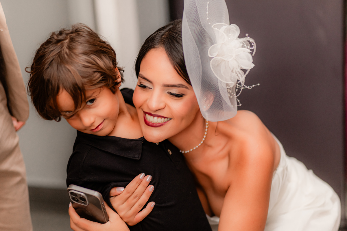 Casamento Civil Noiva Noivos Amor Emoção Vestido de Noiva