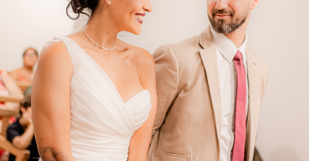 Casamento Civil Noiva Noivos Amor Emoção Vestido de Noiva