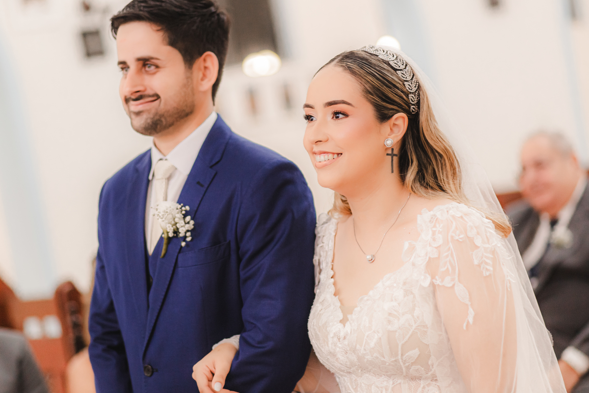 Casamento, Noiva, Emoção, Vestido de Noiva, Casamento, Sorrisos, Inesquecível, Luxo, Igreja, Tradicional, Glamour