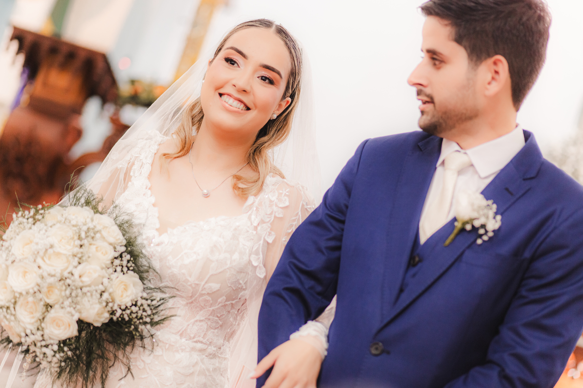 Casamento, Noiva, Emoção, Vestido de Noiva, Casamento, Sorrisos, Inesquecível, Luxo, Igreja, Tradicional, Glamour