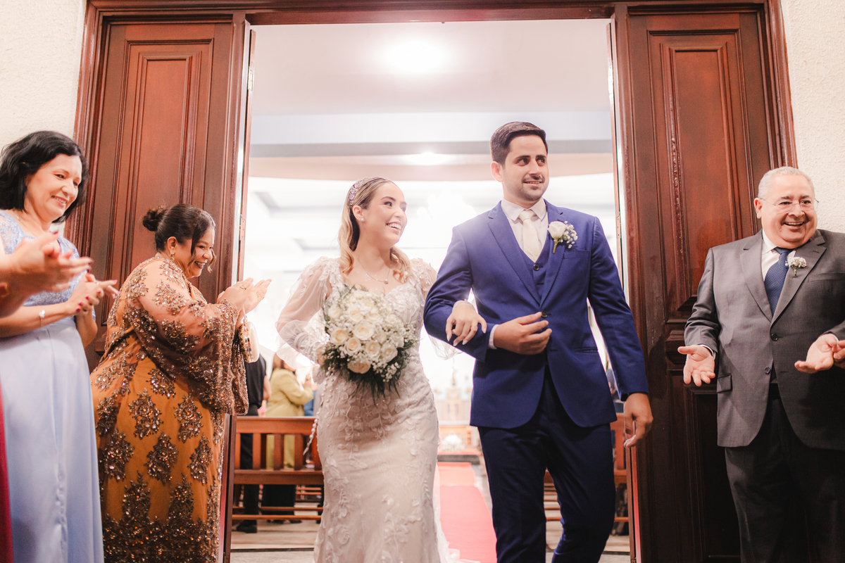 Casamento, Noiva, Emoção, Vestido de Noiva, Casamento, Sorrisos, Inesquecível, Luxo, Igreja, Tradicional, Glamour