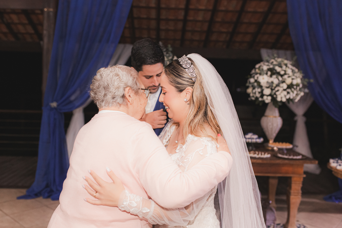 Casamento, Noiva, Emoção, Vestido de Noiva, Casamento, Sorrisos, Inesquecível, Luxo, Igreja, Tradicional, Glamour