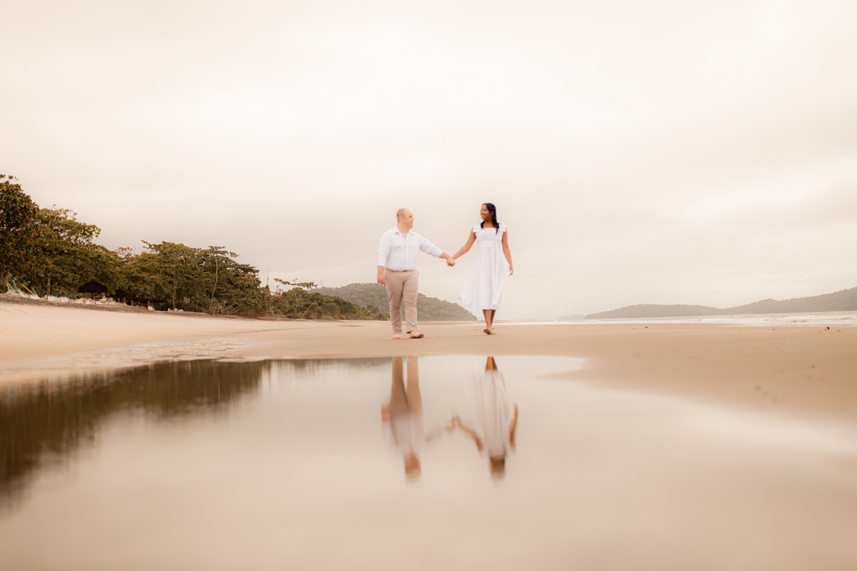Ensaio Fotográfico na praia, Pré Wedding Praia, Angra dos Reis, amor, carinho, cumplicidade, Noiva, Casamento