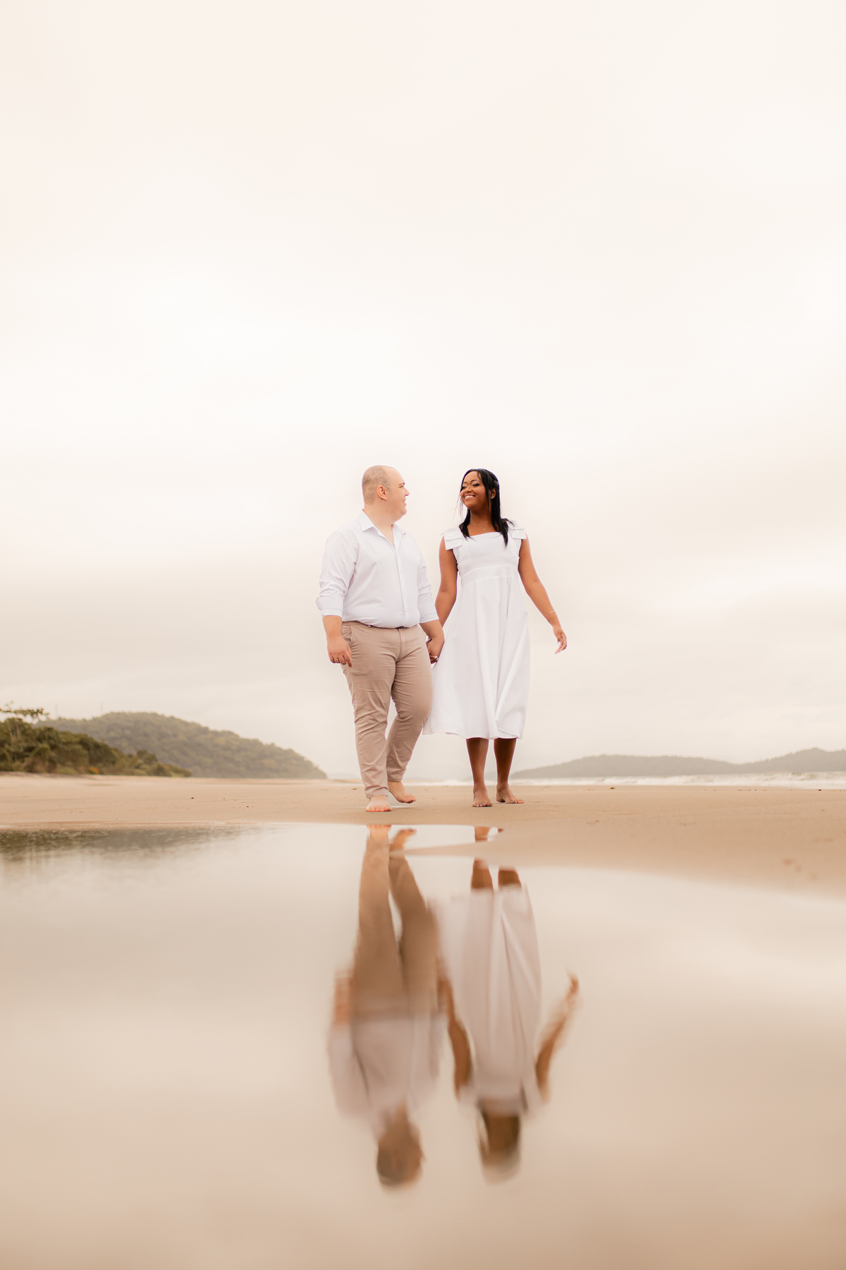 Ensaio Fotográfico na praia, Pré Wedding Praia, Angra dos Reis, amor, carinho, cumplicidade, Noiva, Casamento