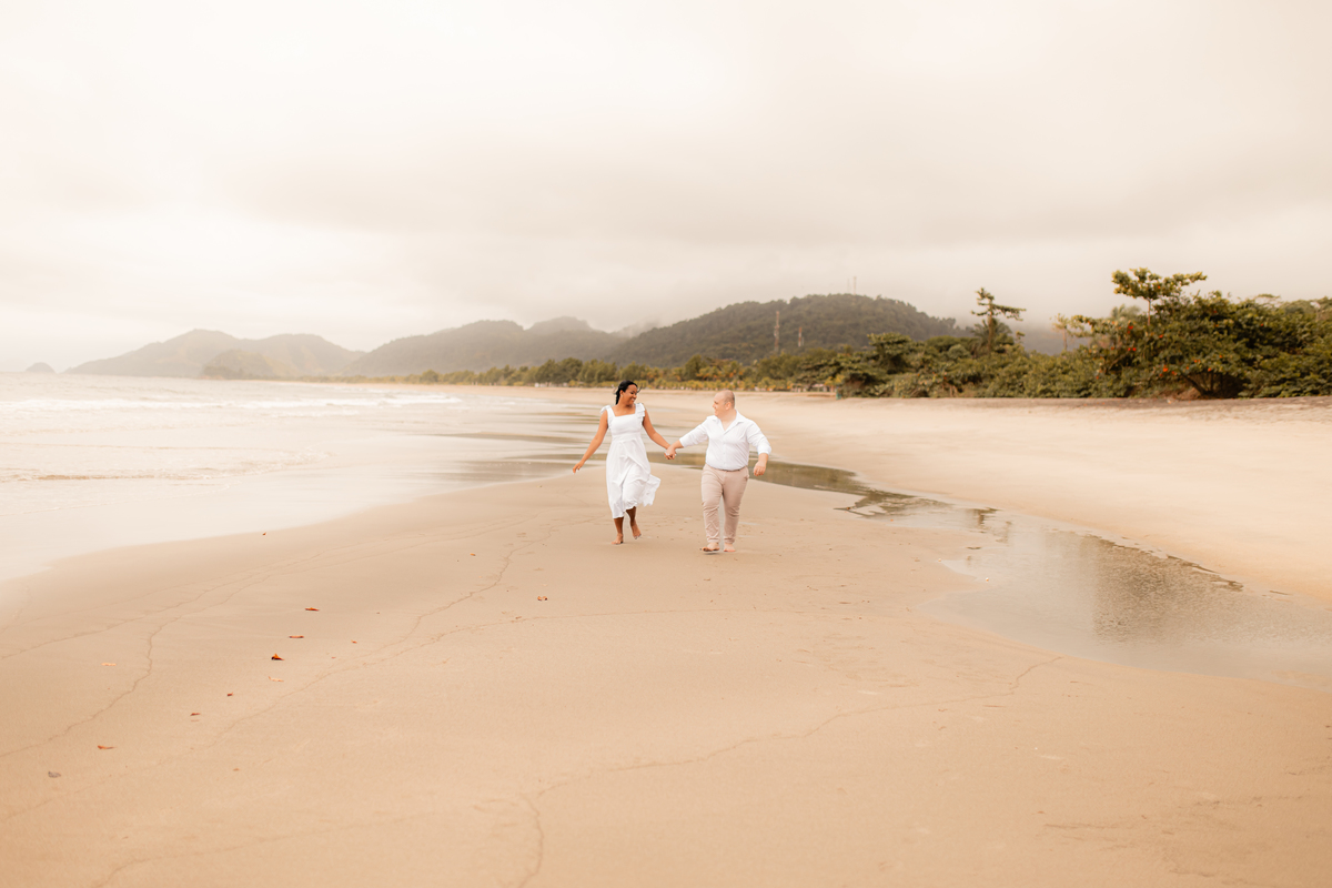 Ensaio Fotográfico na praia, Pré Wedding Praia, Angra dos Reis, amor, carinho, cumplicidade, Noiva, Casamento