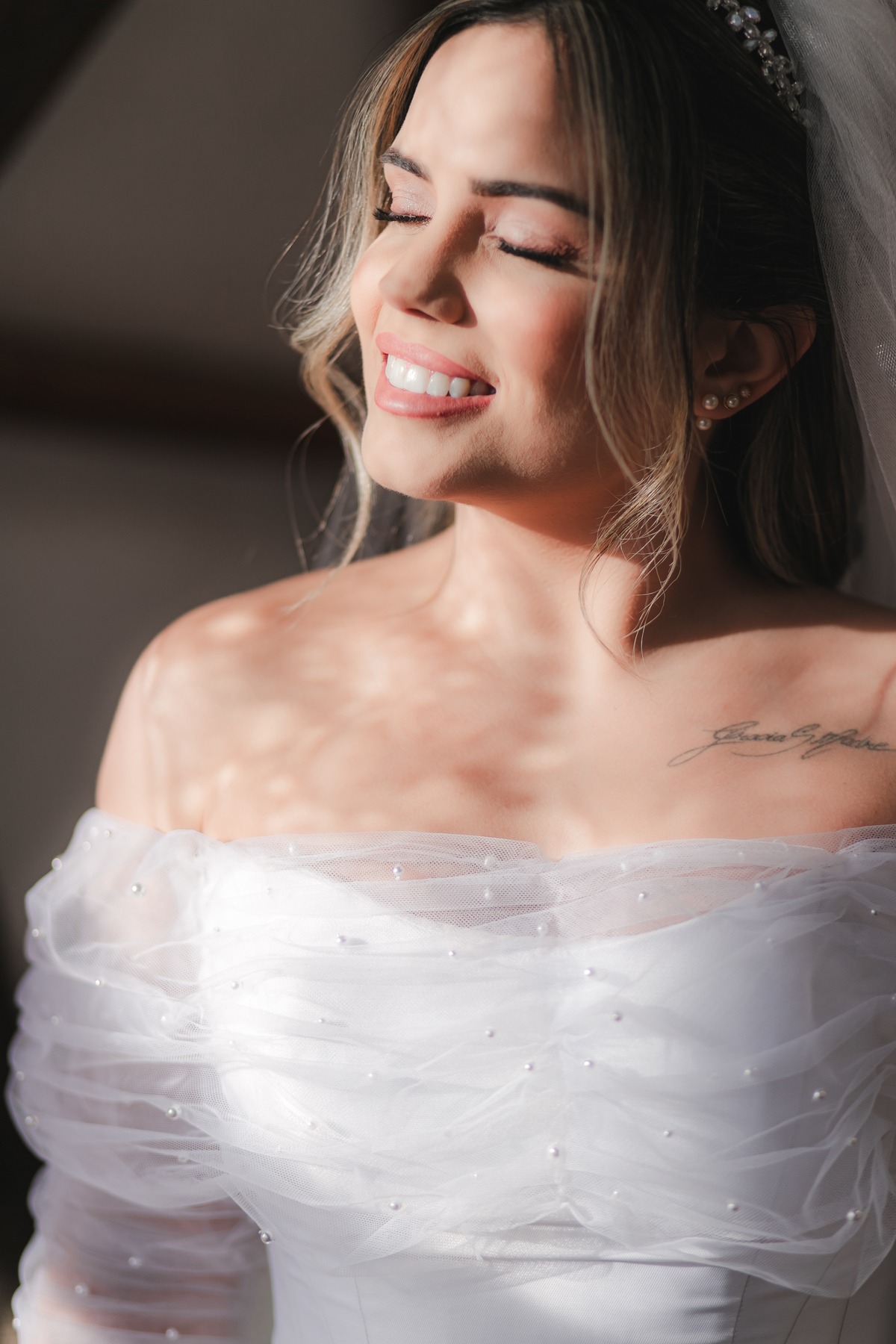 Making Of Casamento Vestido de Noiva Maquiagem Por do Sol Amor Noivos