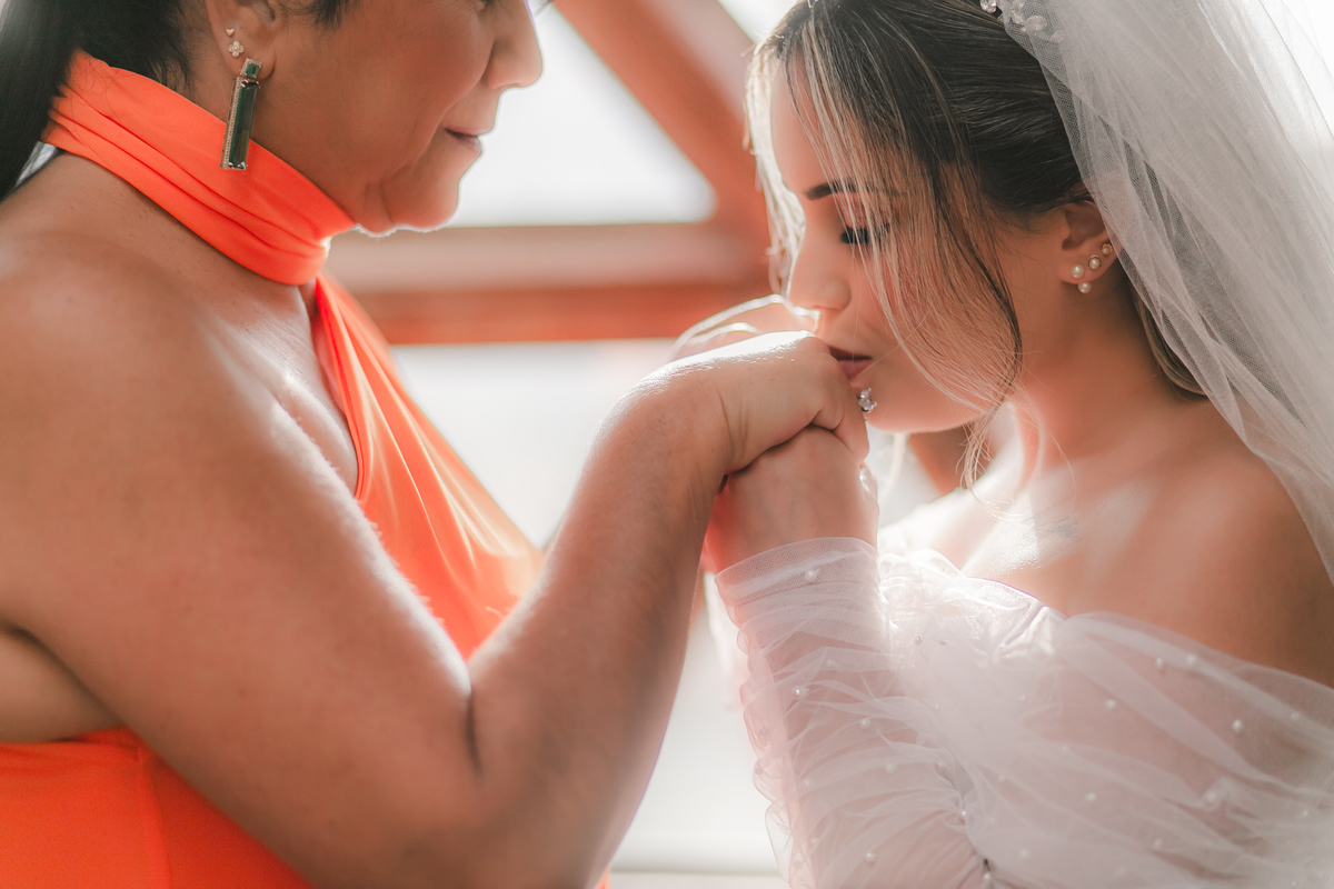 Making Of Casamento Vestido de Noiva Maquiagem Por do Sol Amor Noivos