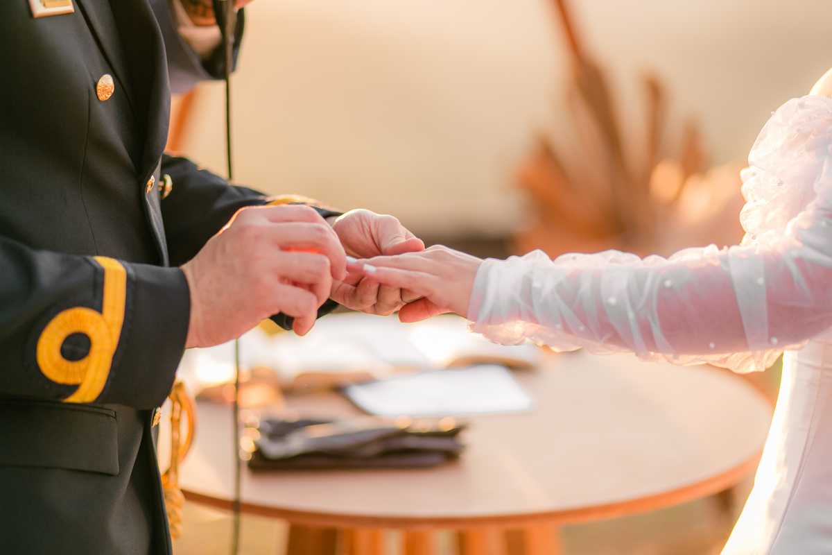 Casamento Vestido de Noiva Por do Sol Amor Noivos Montanha Emoção Casamento Luxo