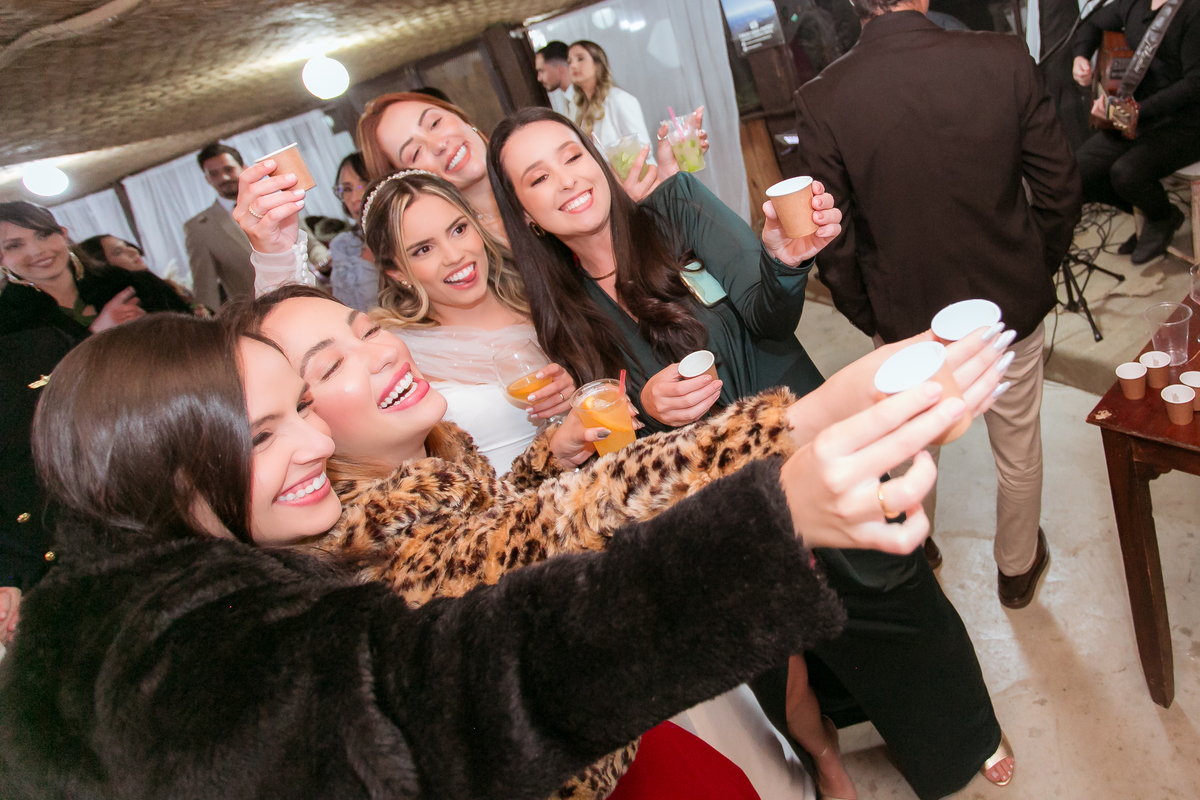 Casamento Vestido de Noiva Por do Sol Amor Noivos Montanha Emoção Casamento Luxo Festa Campo Fazenda