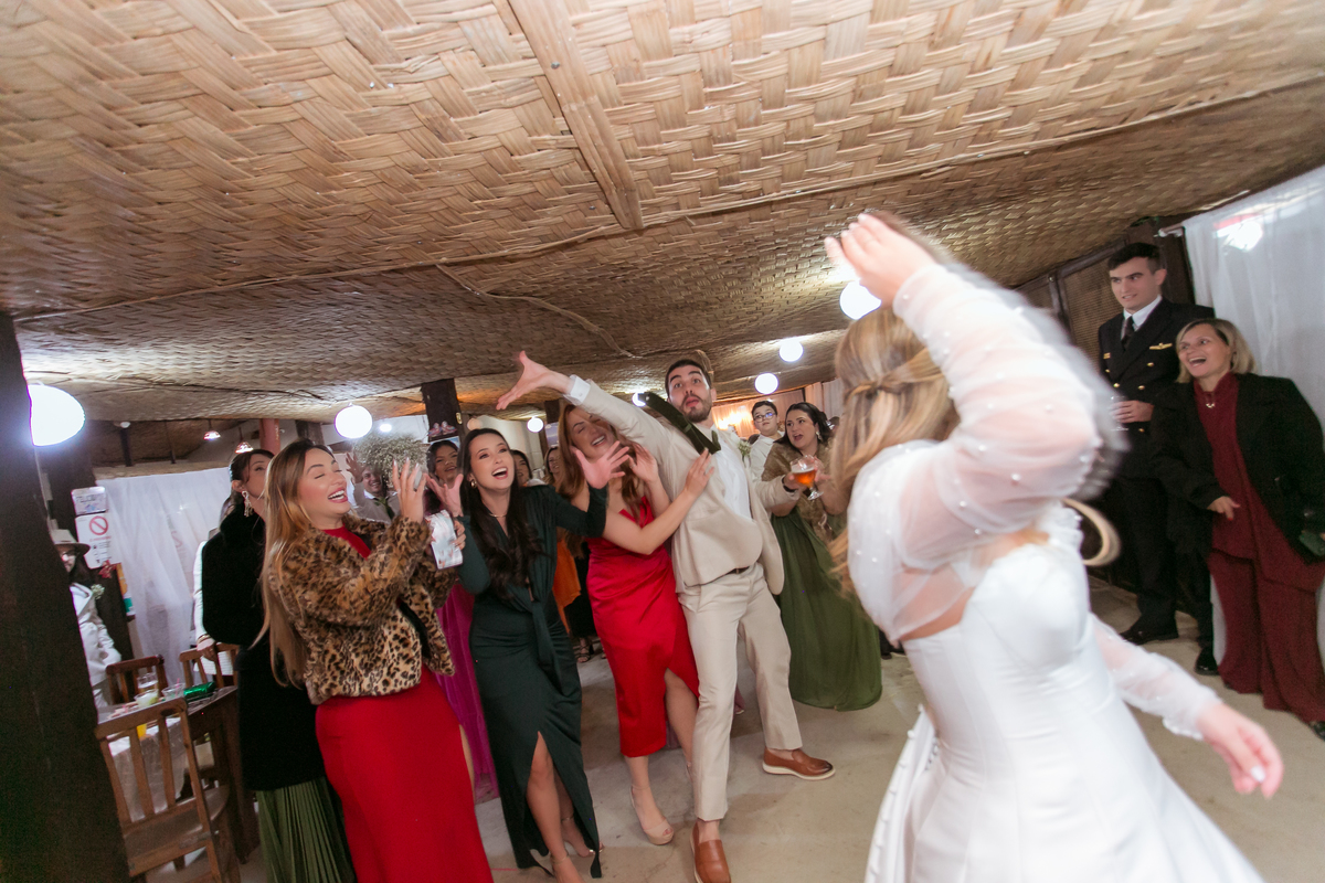 Casamento Vestido de Noiva Por do Sol Amor Noivos Montanha Emoção Casamento Luxo Festa Campo Fazenda