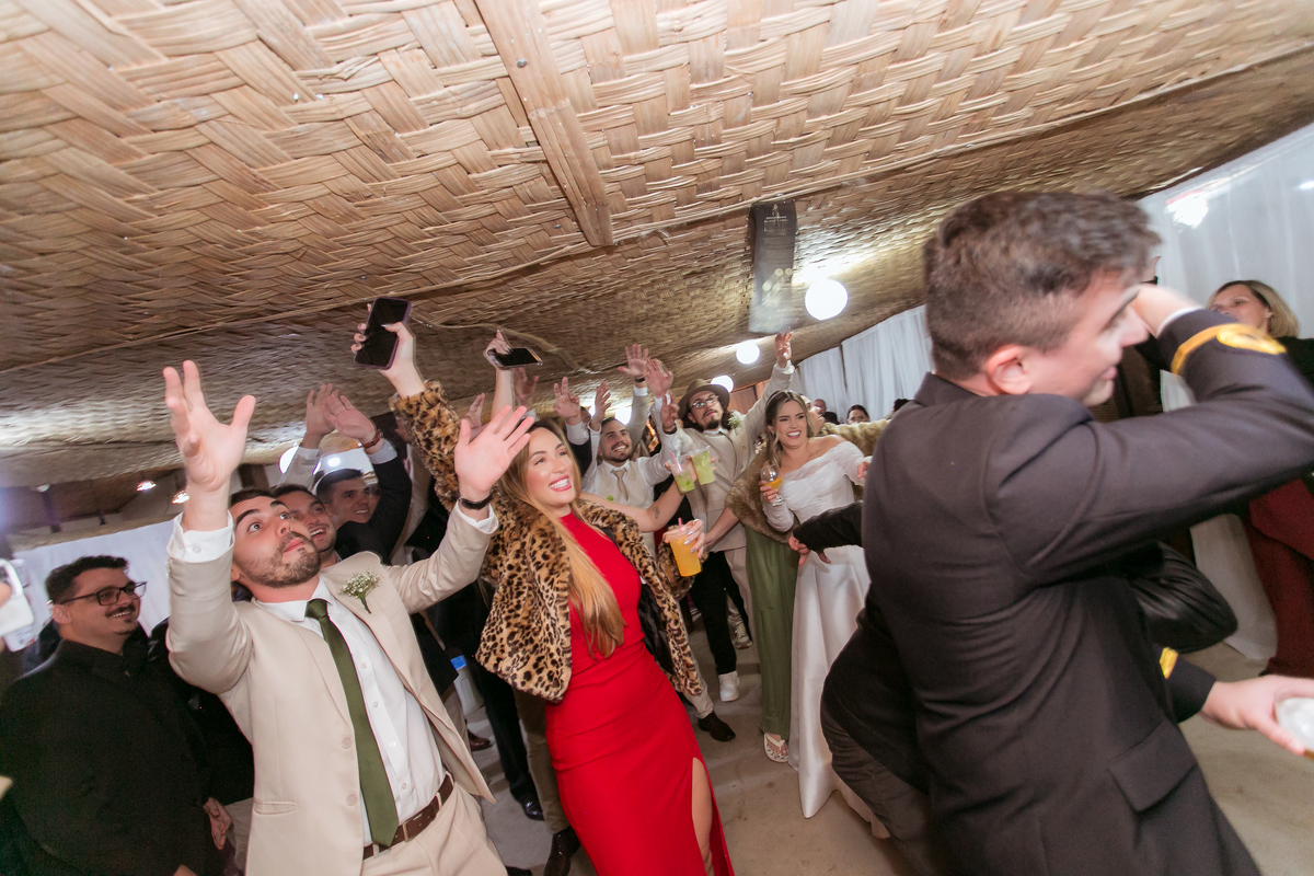 Casamento Vestido de Noiva Por do Sol Amor Noivos Montanha Emoção Casamento Luxo Festa Campo Fazenda