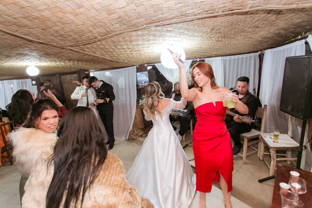 Casamento Vestido de Noiva Por do Sol Amor Noivos Montanha Emoção Casamento Luxo Festa Campo Fazenda