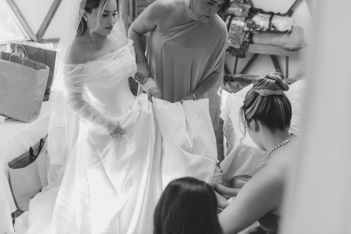 Making Of Casamento Vestido de Noiva Maquiagem Por do Sol Amor Noivos