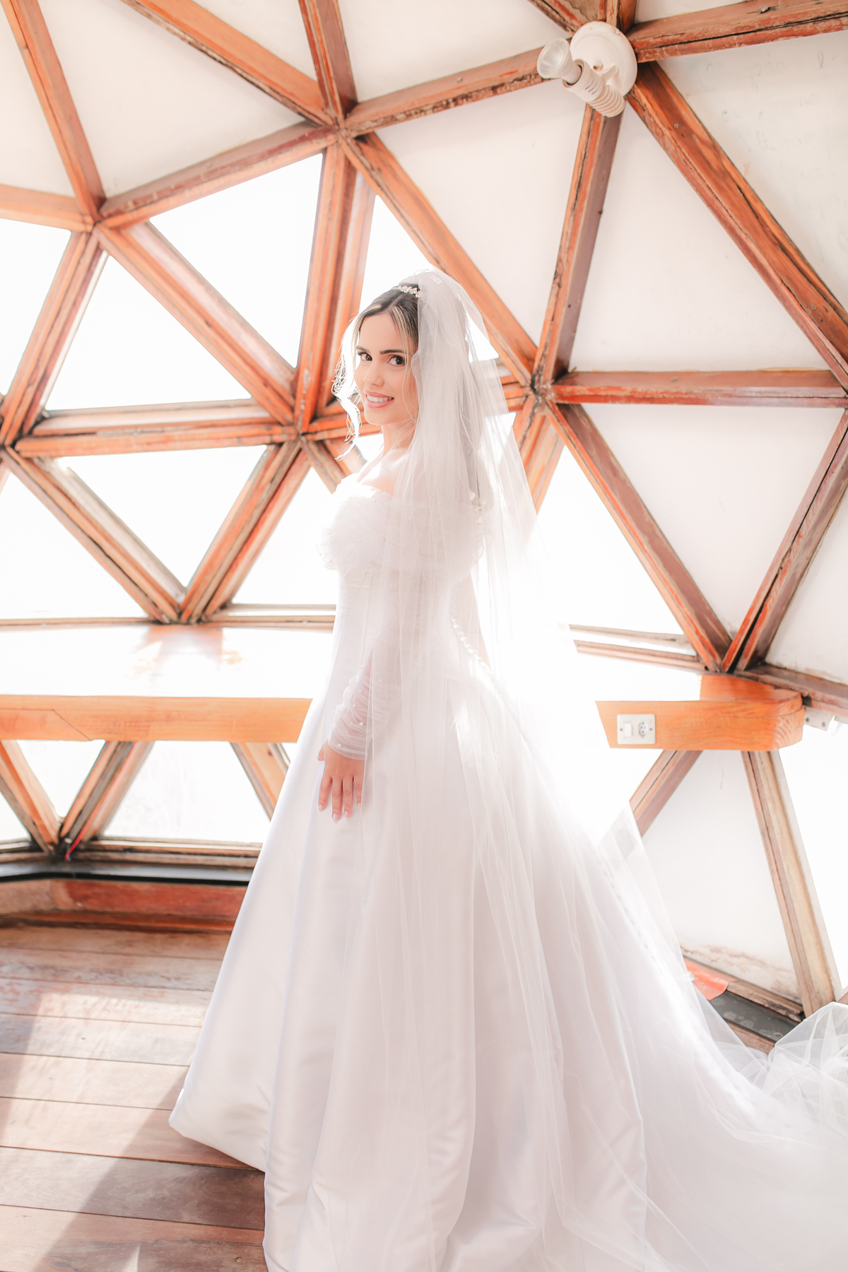 Making Of Casamento Vestido de Noiva Maquiagem Por do Sol Amor Noivos