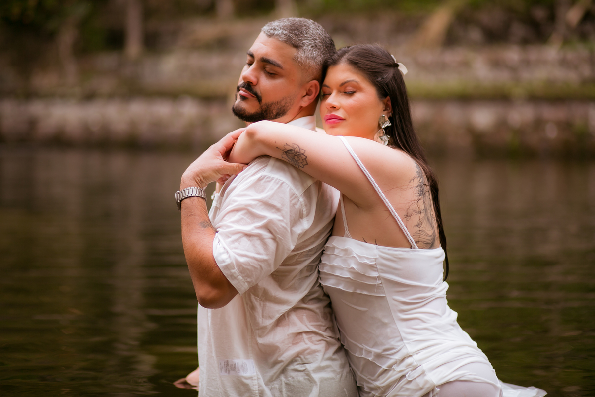 Casamento abraços carinho noiva noivos momento inesquecível