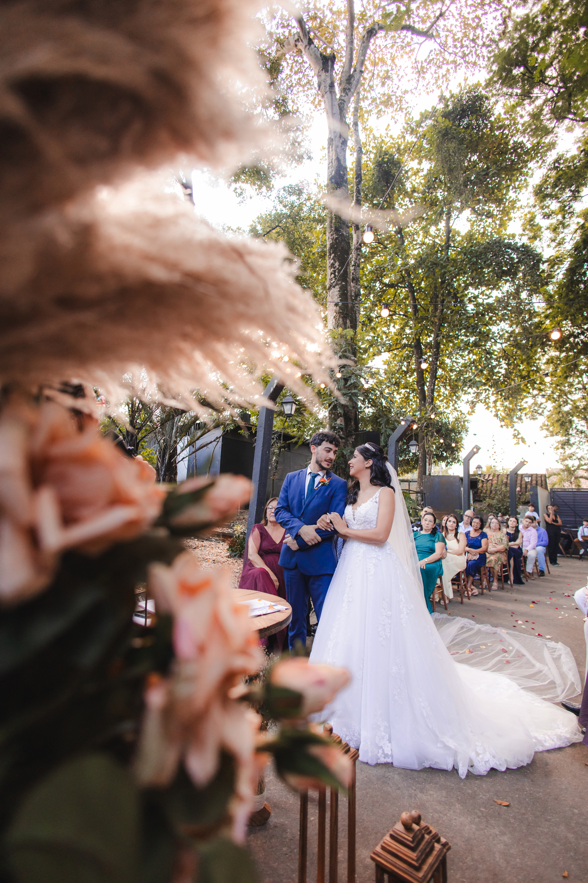casamento inesquecível emoção sonho realização noiva noivo olhares amor