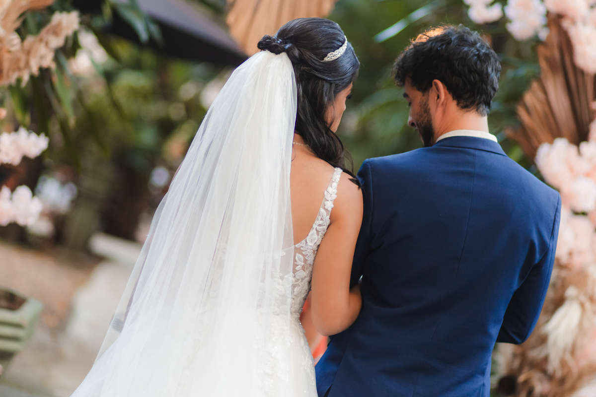 casamento inesquecível emoção sonho realização noiva noivo olhares amor