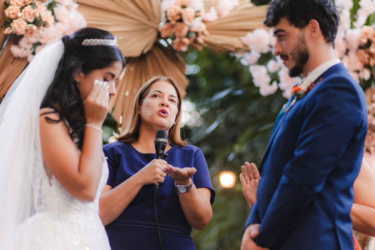 casamento inesquecível emoção sonho realização noiva noivo olhares amor