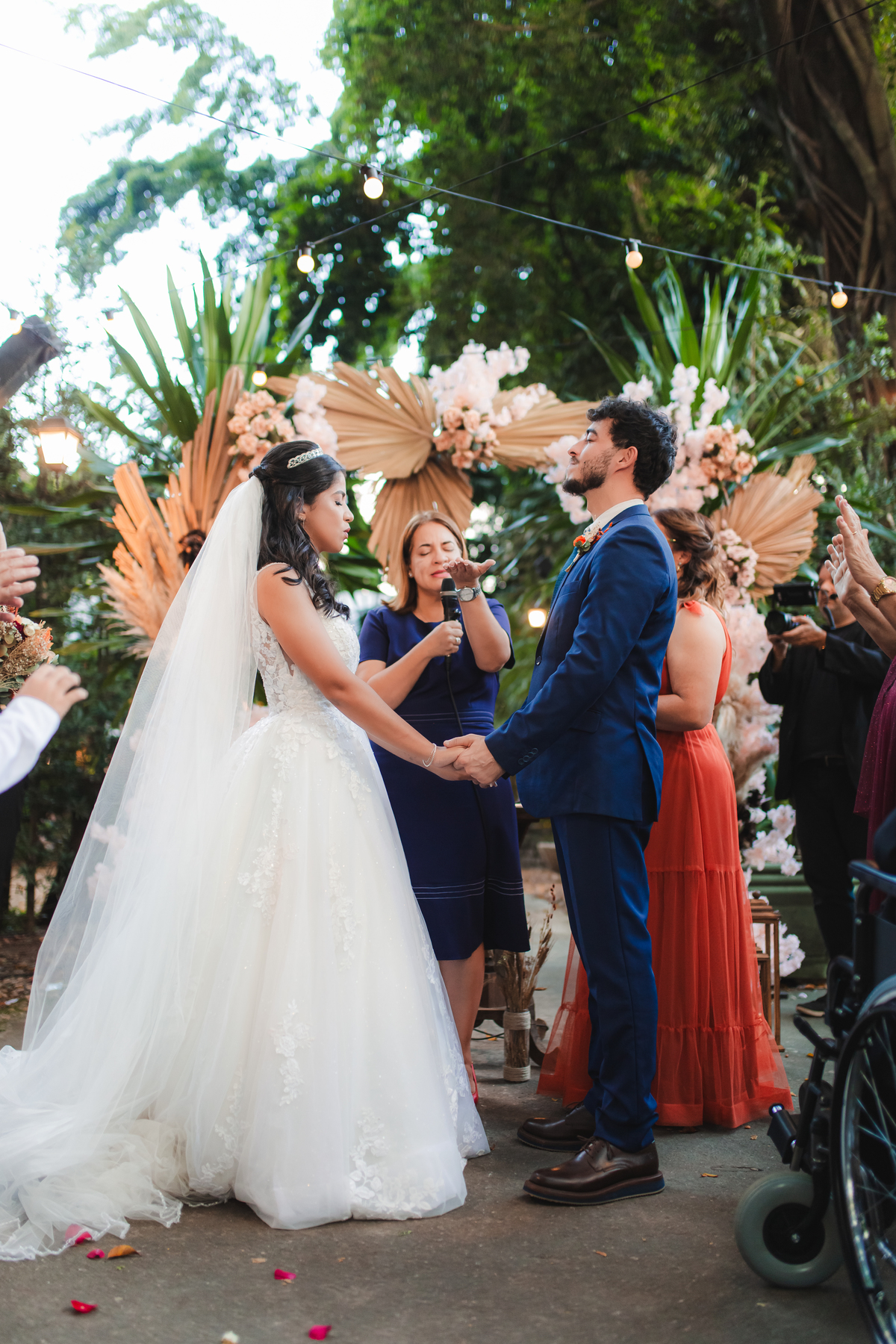 casamento inesquecível emoção sonho realização noiva noivo olhares amor