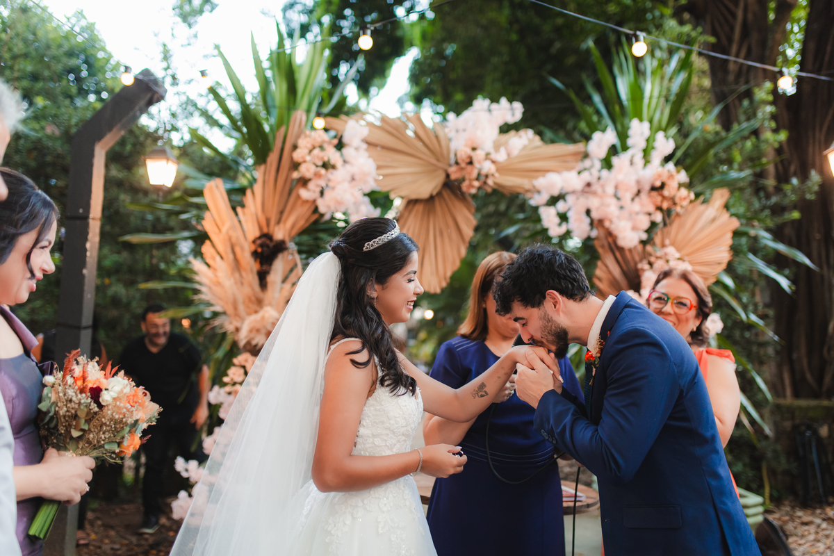 casamento inesquecível emoção sonho realização noiva noivo olhares amor